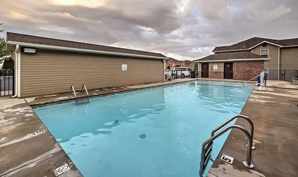 Stonewall Haven - Dual Condos!