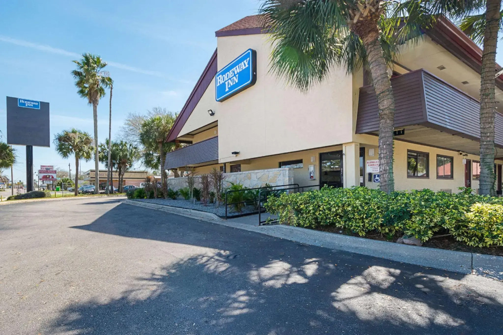 Bay Inn