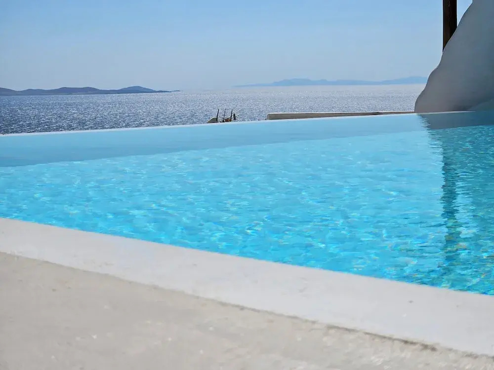 ELLI TROPiCAL LUXURY SUITES SUNSET-INFINITY POOL- SEA SIDE-NEAR CENTER PARKING