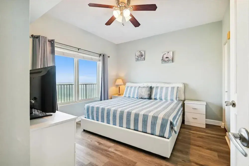 Shores of Panama 2026 - 1 Bedroom+Bunks. Res. Parking! 1 Condo by RedAwning