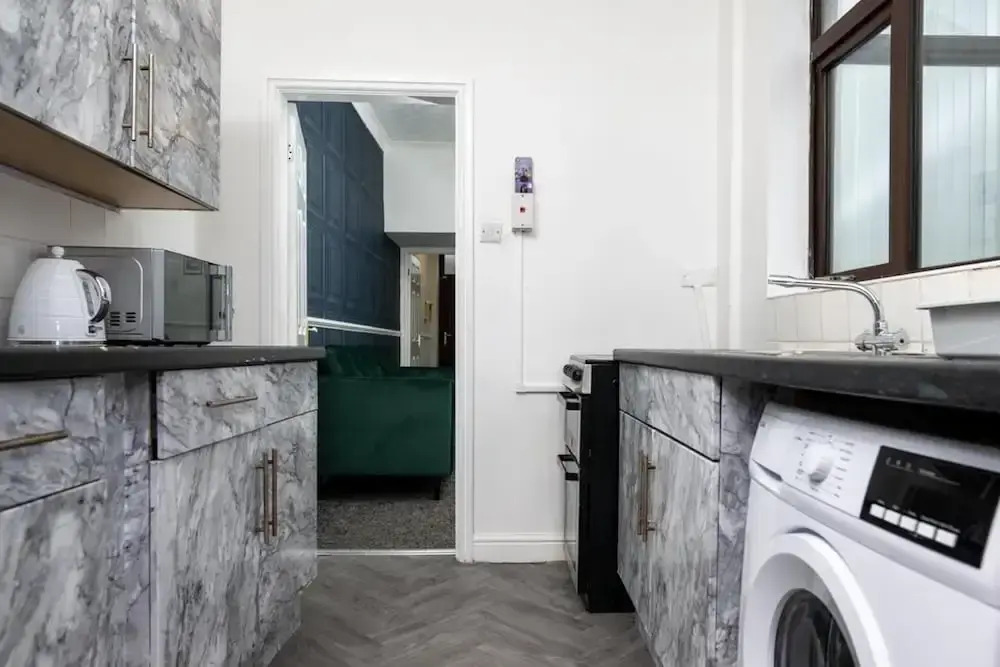 4-bed - Sleeps 8- Free Parking - Pet Friendly