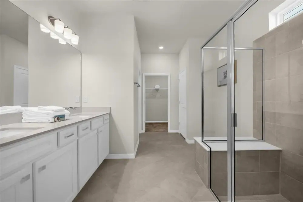 Elegant 6BR Home Perfect for Families