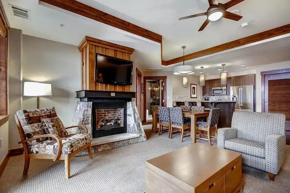 One Ski Hill Place 8307 - Ski-In/Ski-Out by RedAwning