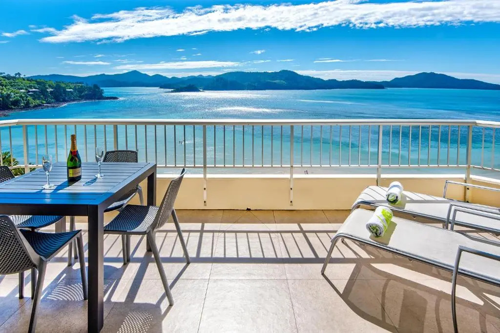 Whitsunday East 1106 on Hamilton Island by HamoRent