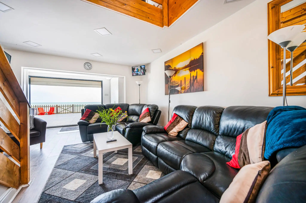 Family Beachfront Bliss Sleeps 10