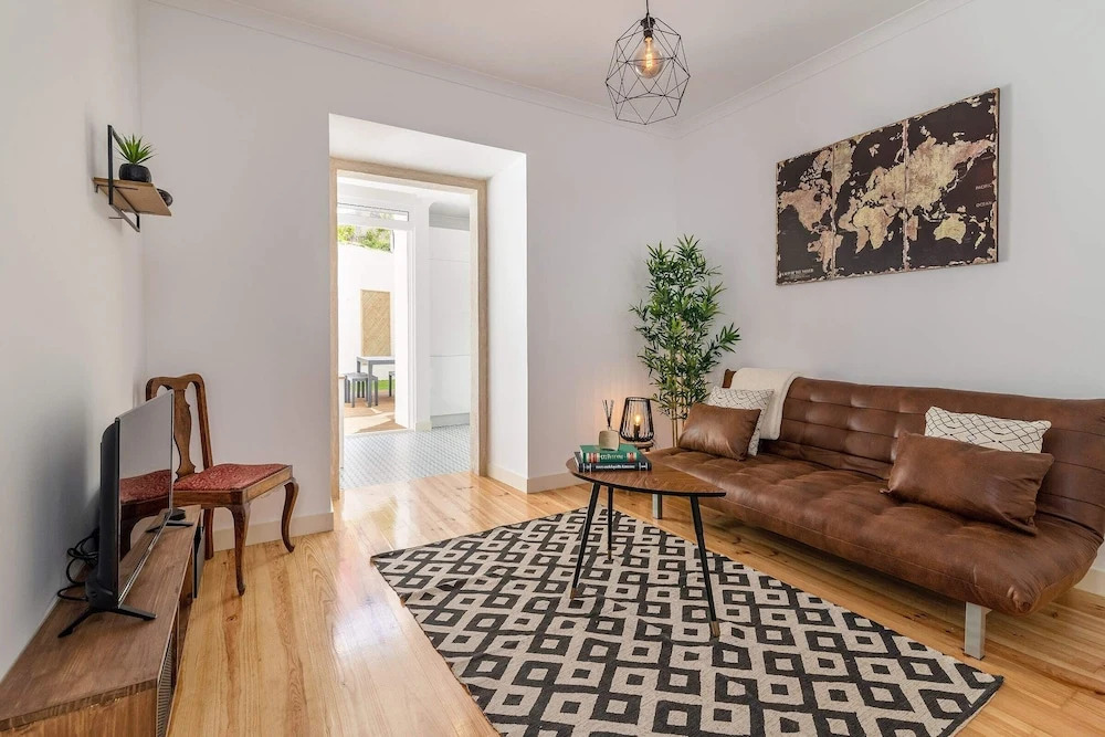 Dazzling Apartment With Private Terrace in Alcântara