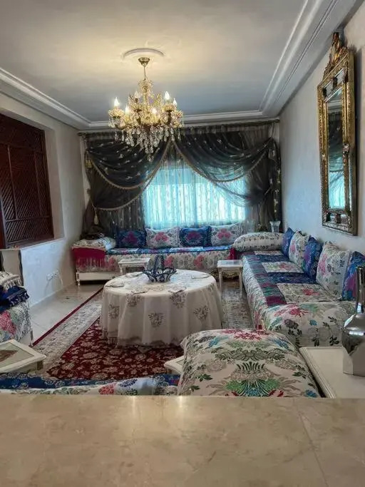 Superbe géant appartement en résidence très calme avec une grande terrasse ouverte
