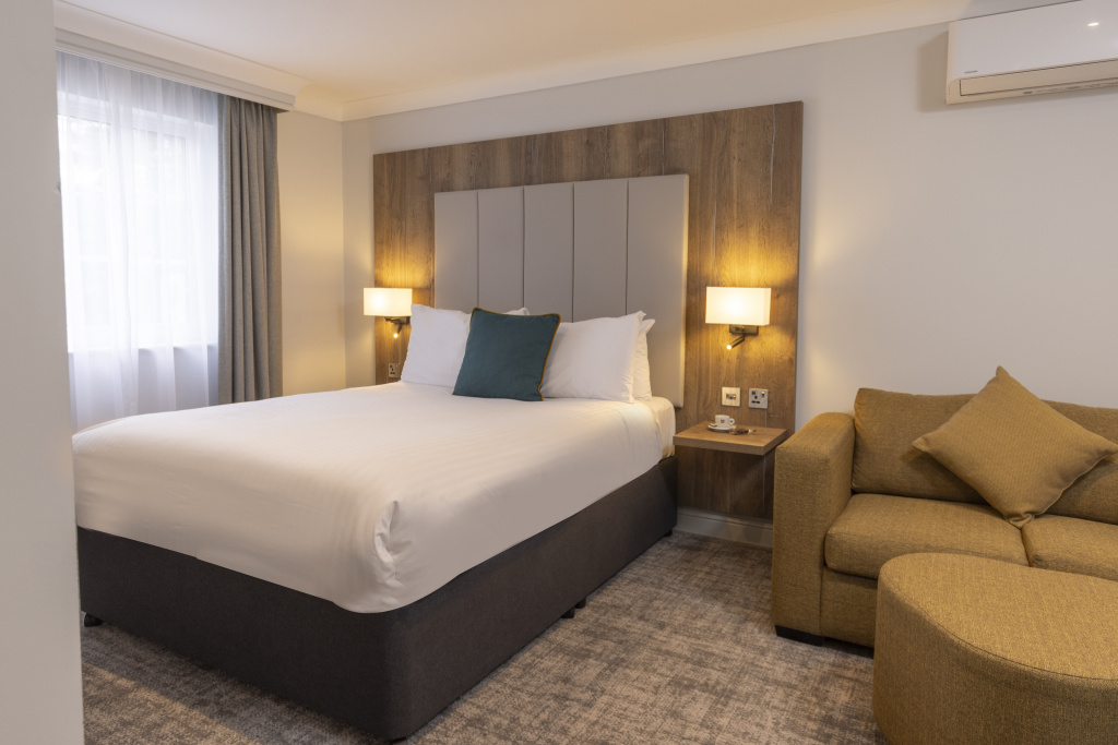 Crowne Plaza East Midlands Airport by IHG