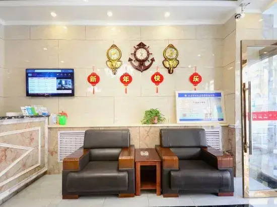 Ruixin Express Hotel (Taiyuan Railway Station Clothing City)