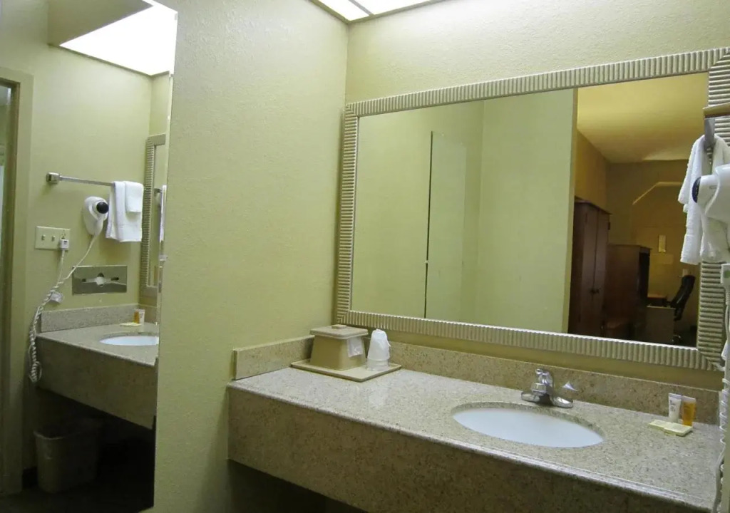 Fairview Inn & Suites Mobile