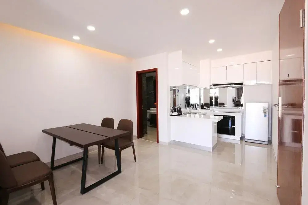 EASTLAND Hotel & Apartment