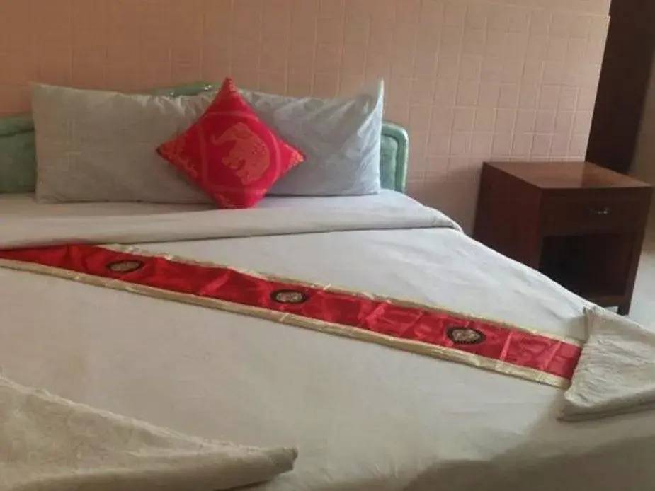 Pho de Paris Wat Koh Guesthouse