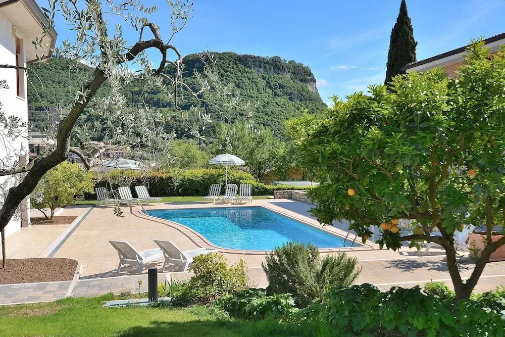 Cà Gardesana With Pool