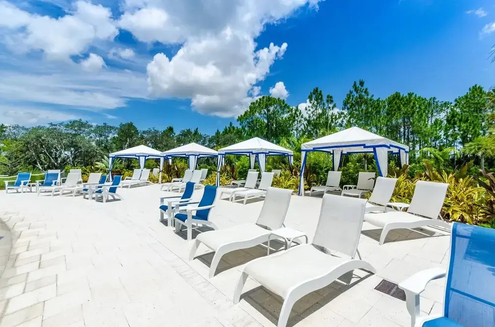 Vibrant Townhome w Private Pool, near Disney