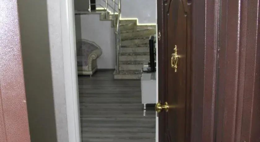 Abbasi Apart - 1