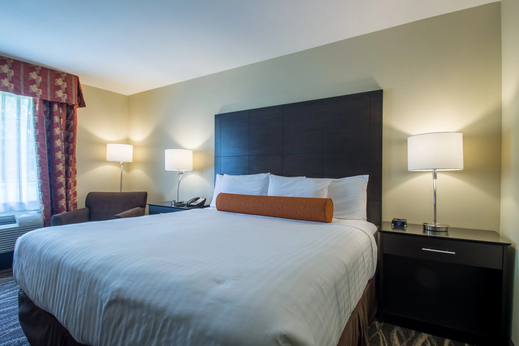 Creekstone Inn & Suites - St Marys