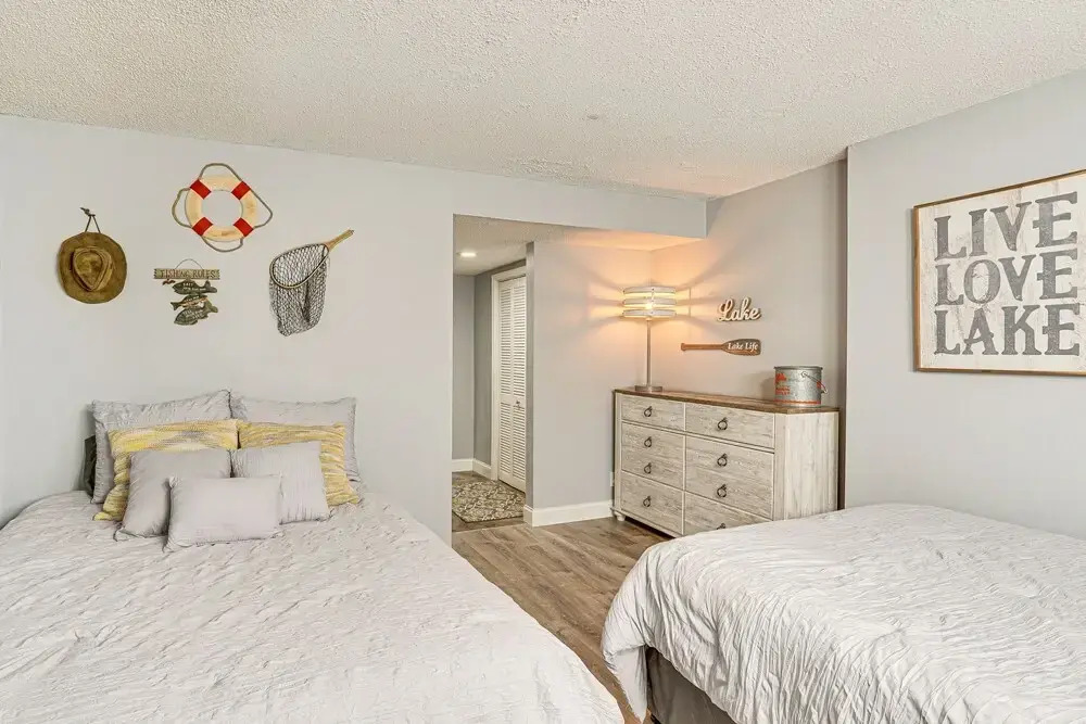 3 Mi to Boat Ramp: Osage Beach Condo w/ Grill!