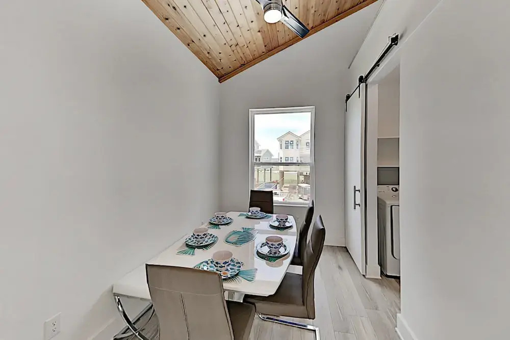 Walk To Beach! Custom Gulf-view New Build W/ Pool 3 Bedroom Home
