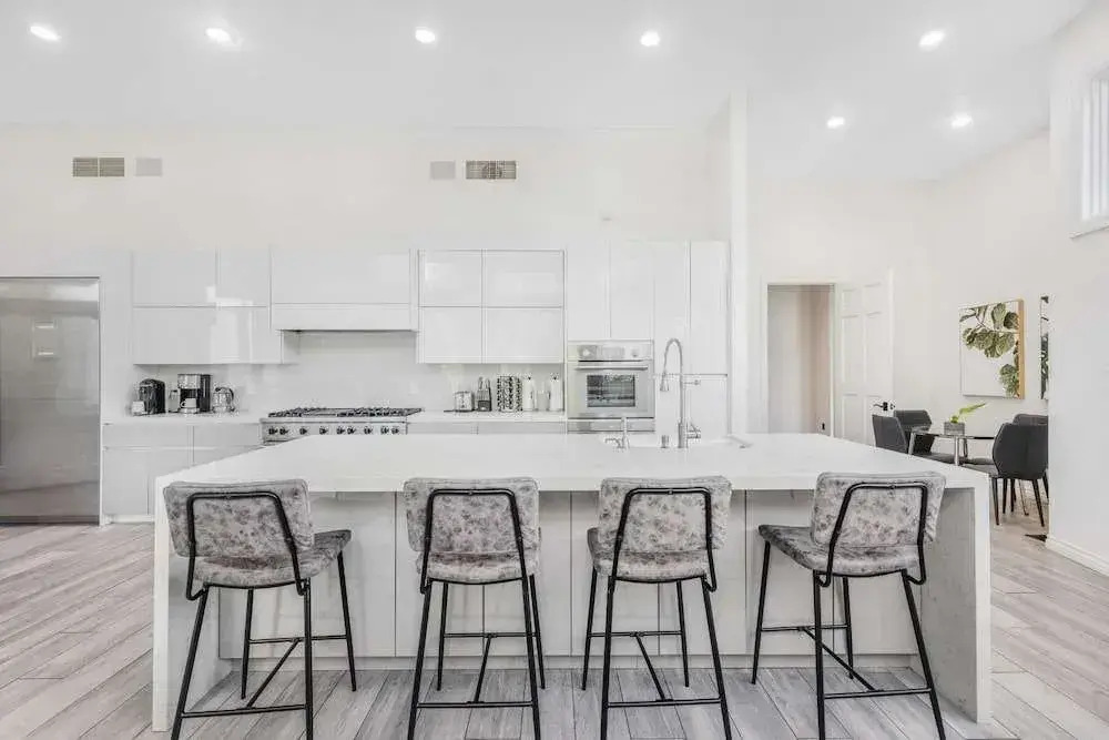 Anzio - Contemporary Bel Air Estate With Endless Amenities