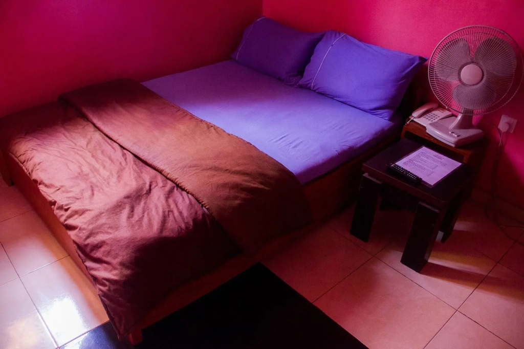 De Web Hotel & Lodge