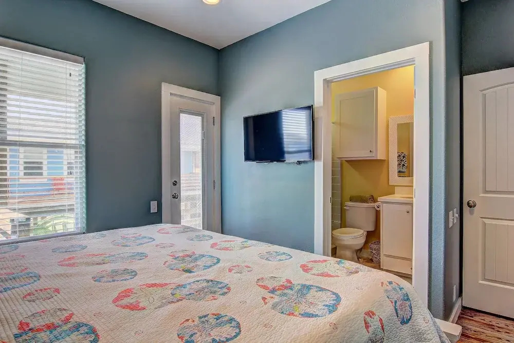 Feelin' Nauti - Four Bedroom Townhome