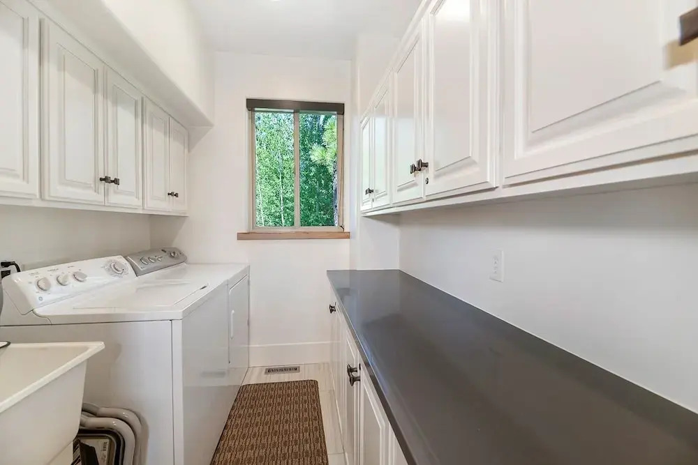 New Listing! Alpine W/ Private Hot Tub 4 Bedroom Home