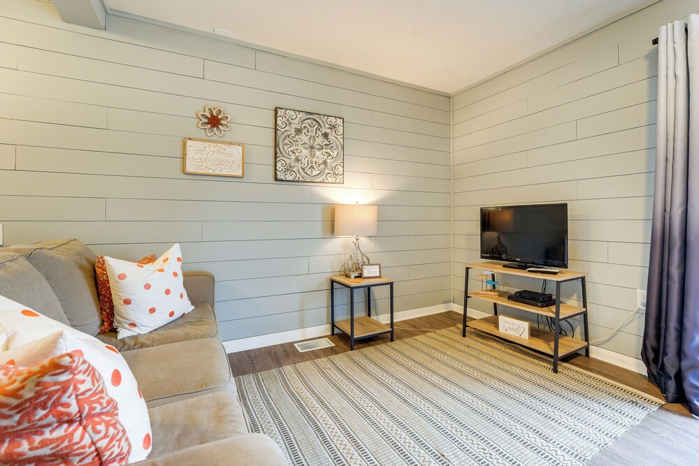 Hike, Boat, Fish & More: Table Rock Lake Cottage