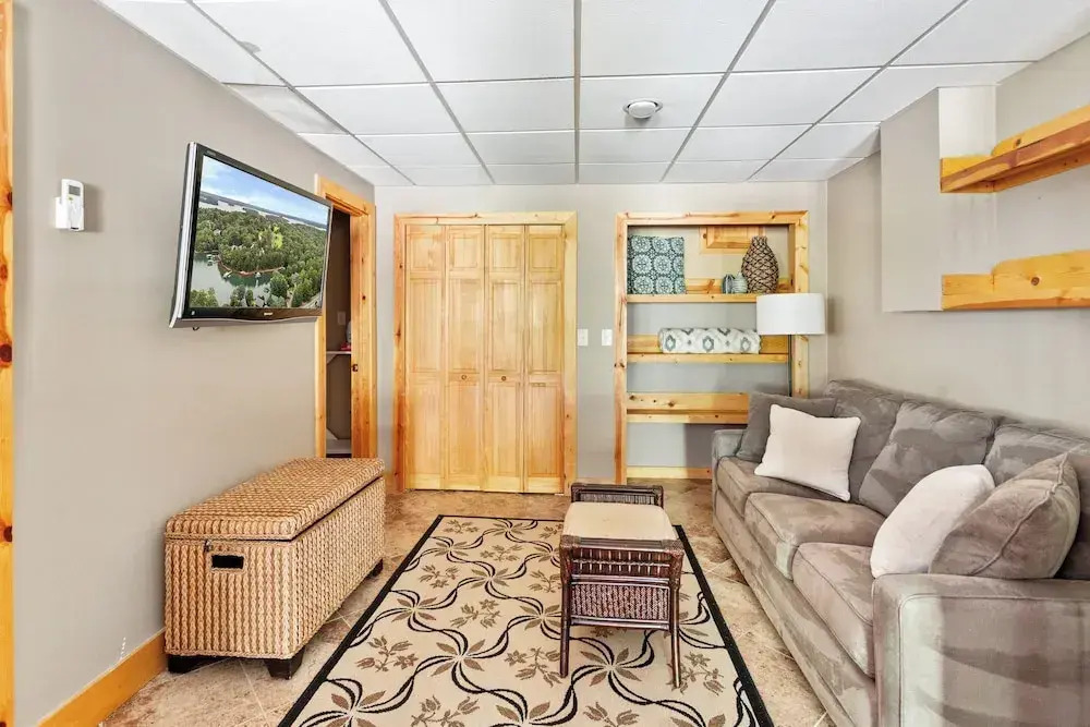 Lakefront Keowee Home w/ Dock, 14 Mi to Clemson