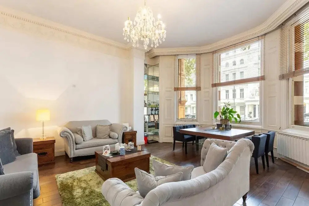Stunning 2 Bed Apt, Sleeps 3 in Kensington