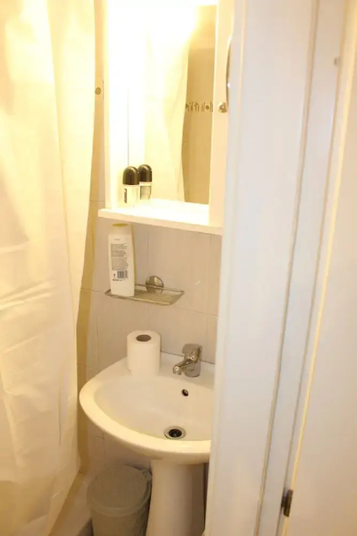 1-bedroom Apartment Center and City Attractions