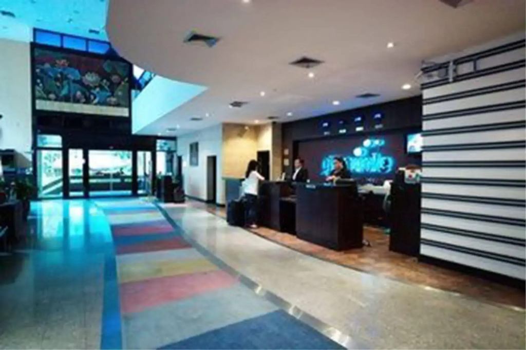 Pinnacle Lumpini Park Hotel