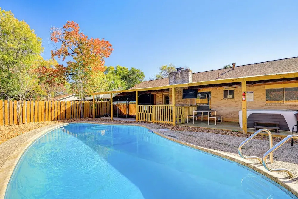 Hot Tub, Pool & Game Room: San Antonio Family Gem