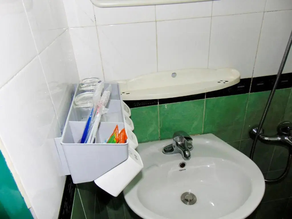 Alex Ha Long Hotel