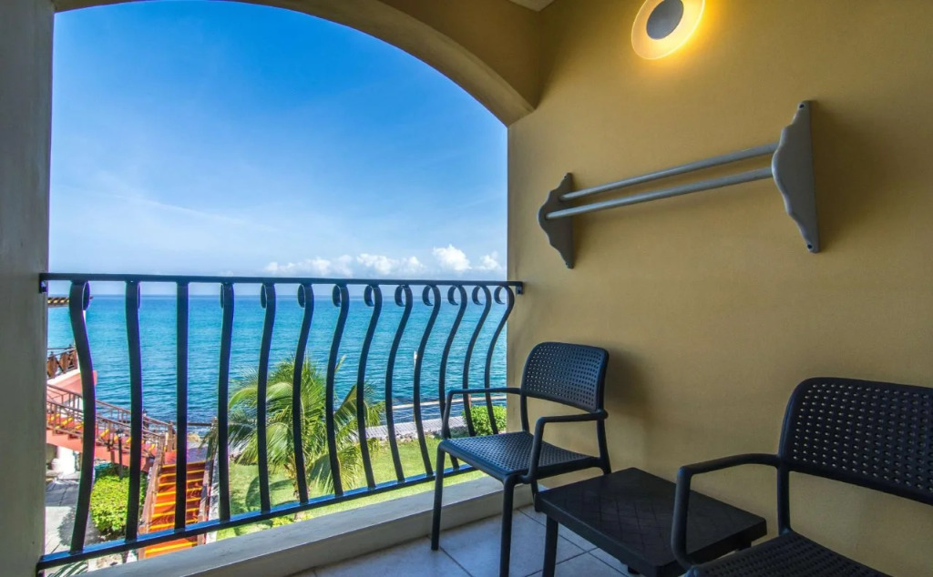 Jewel Paradise Cove Adult Beach Resort & Spa – All Inclusive