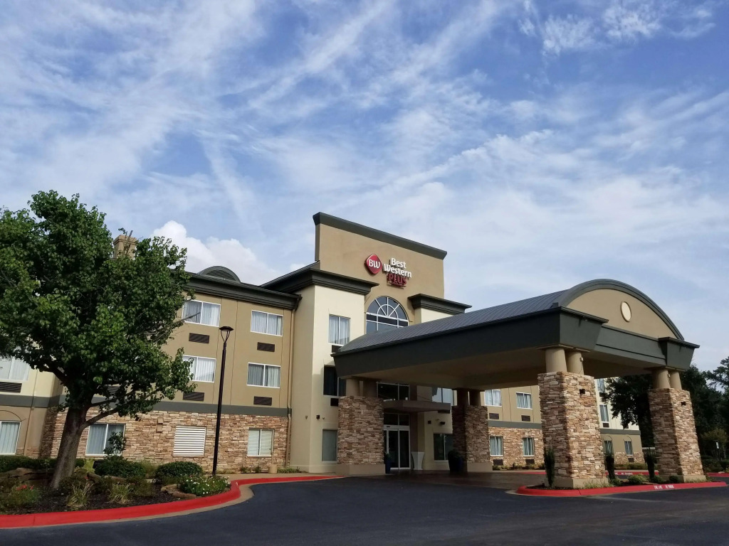 Best Western Plus Rama Inn & Suites