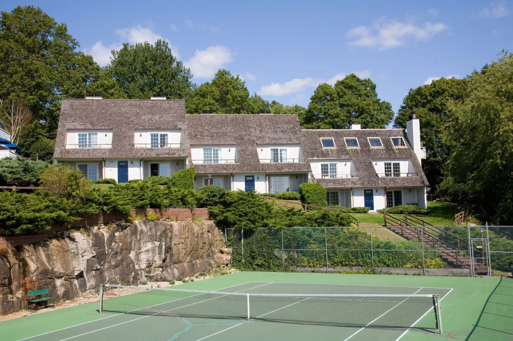 Inn at Mystic