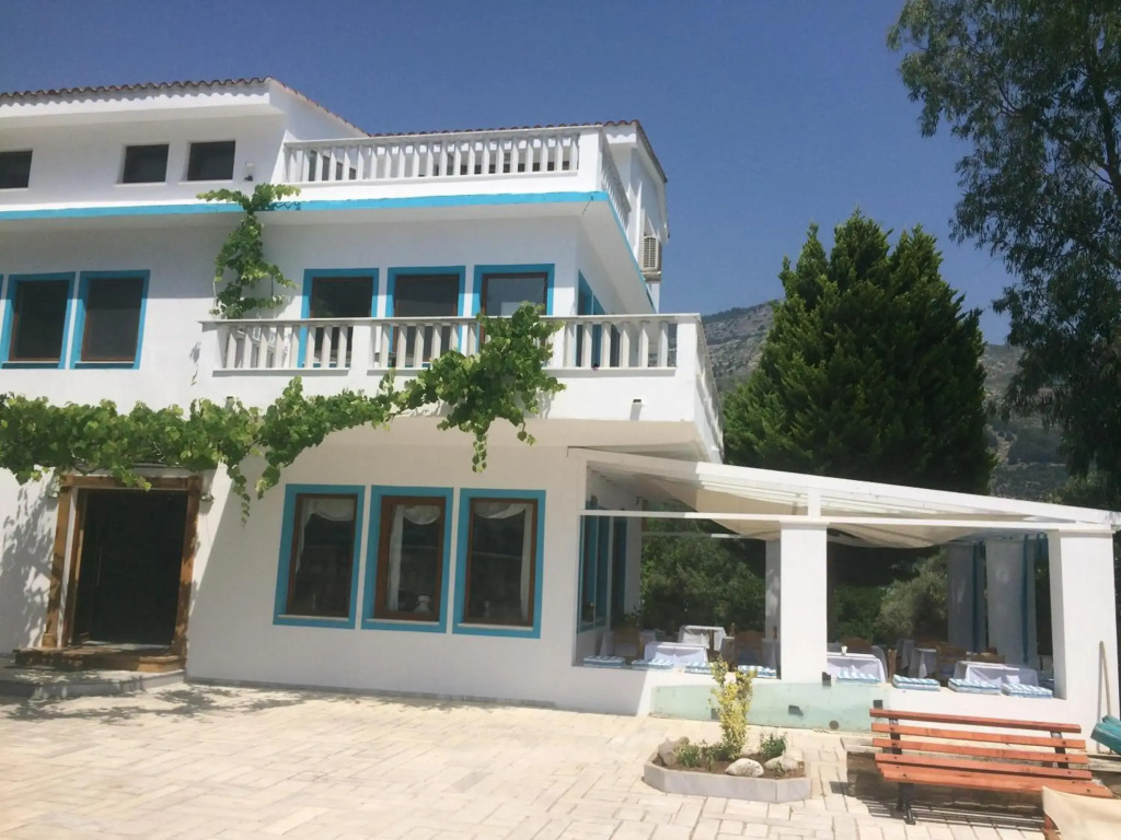Kinira Beach Hotel