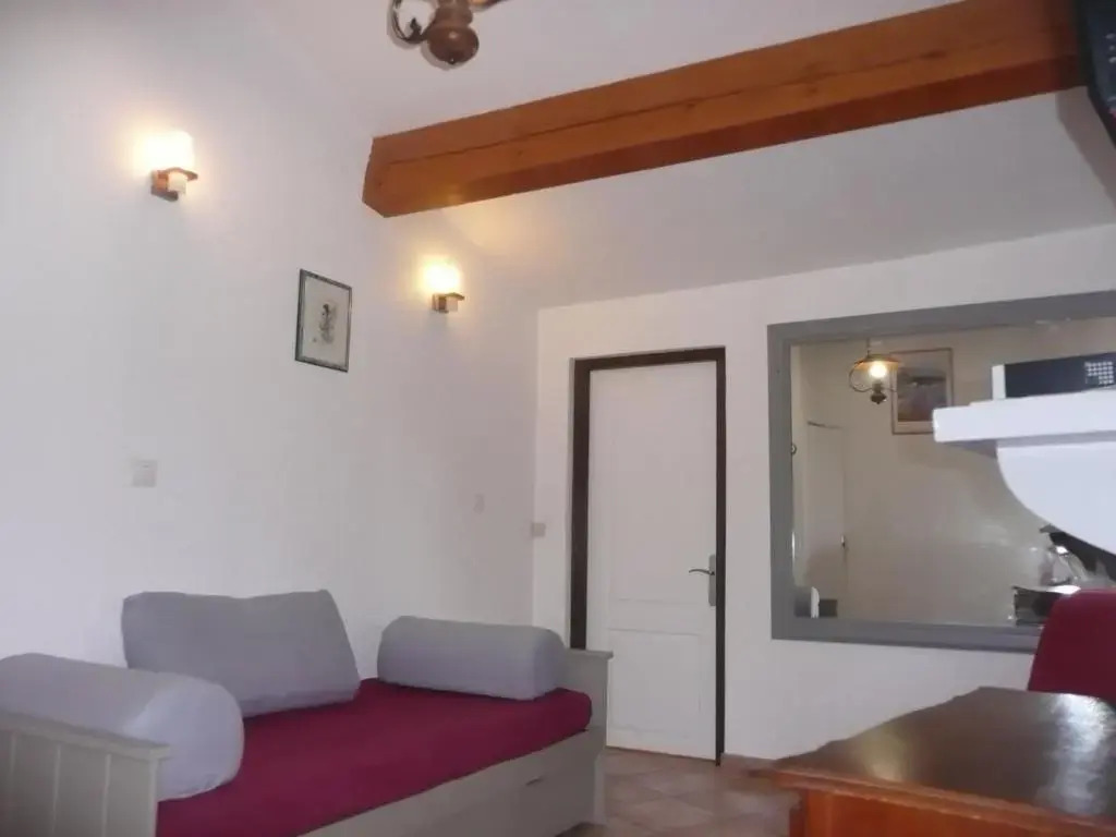 2 Gites ,15mn de Cannes, Fréjus, St Raphael, Villa la Soleiade ,clim, piscine, parking, wifi, au Lac de Saint-Cassien VAR