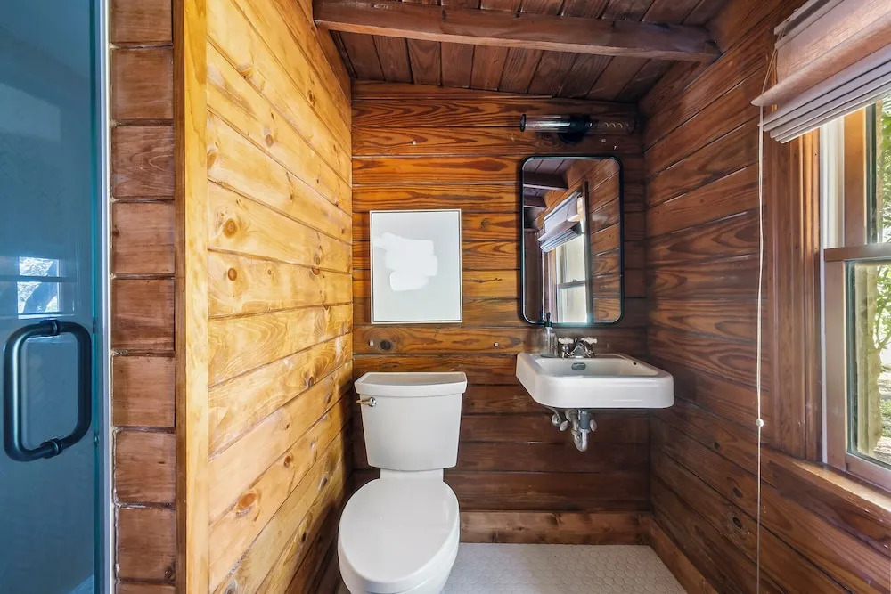 Historic 5BR | Lakefront Cabins with Dock | Fire Pit