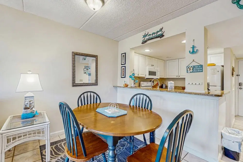Newly Remodeled Ground-floor Condo W/on-site Pools, 5 hot Tubs, Tennis, AC