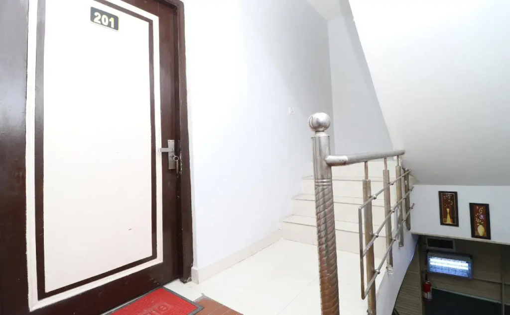 OYO Flagship 70228 Hotel Green Tower