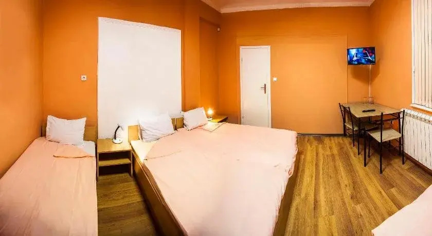 Ivani Hostel and B&B