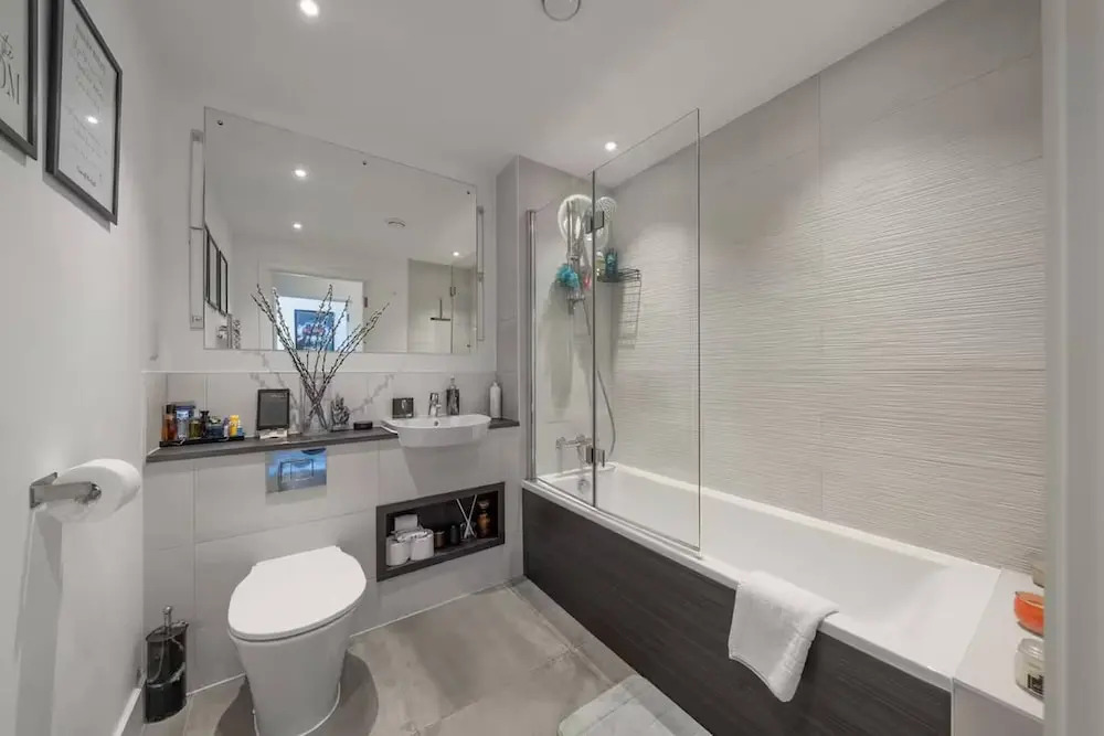 Stylish 1-bed Apt in Harrow With Balcony Near Heathrow and Wembley