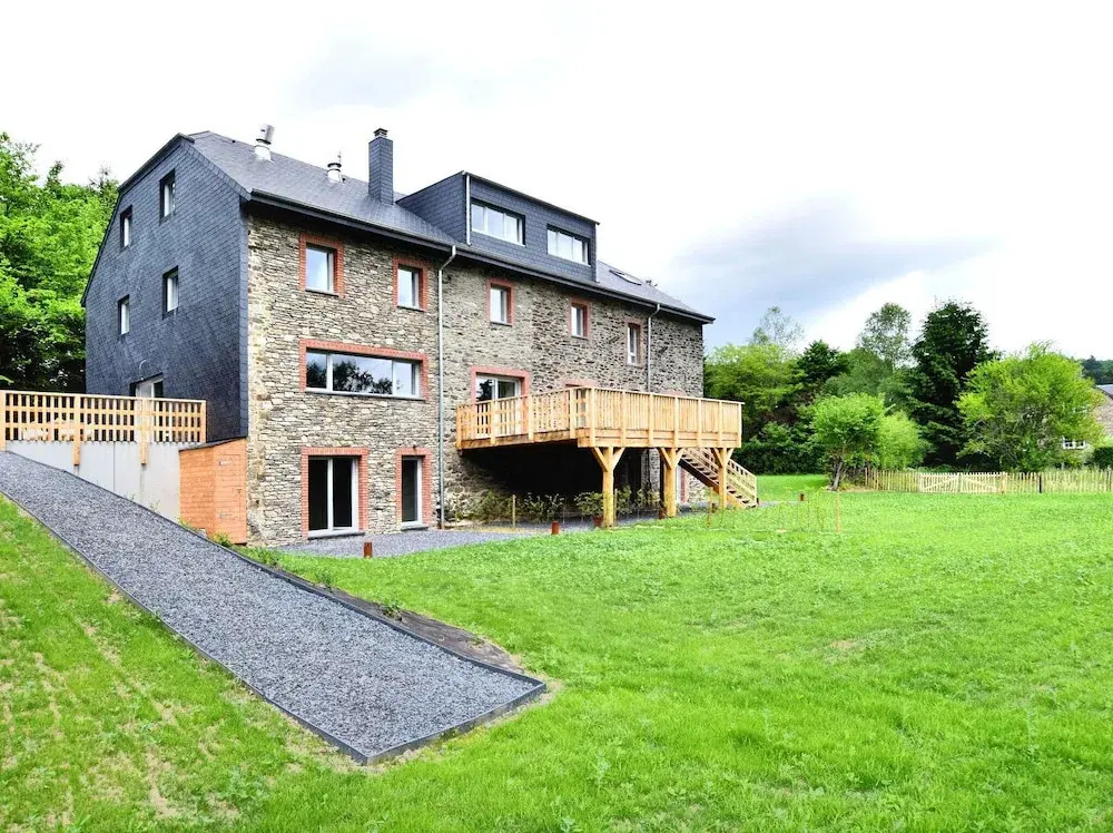 Charming Holiday Home in Redu with Large Garden