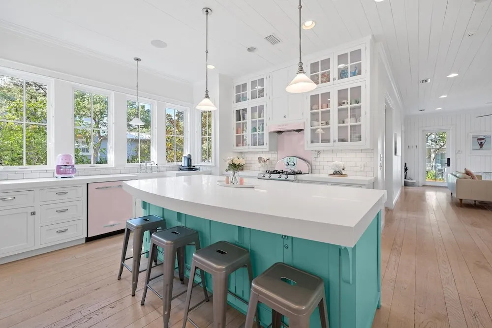 "sun Haven" In Watercolor Golf Cart Included! 4 Bedroom Home by RedAwning