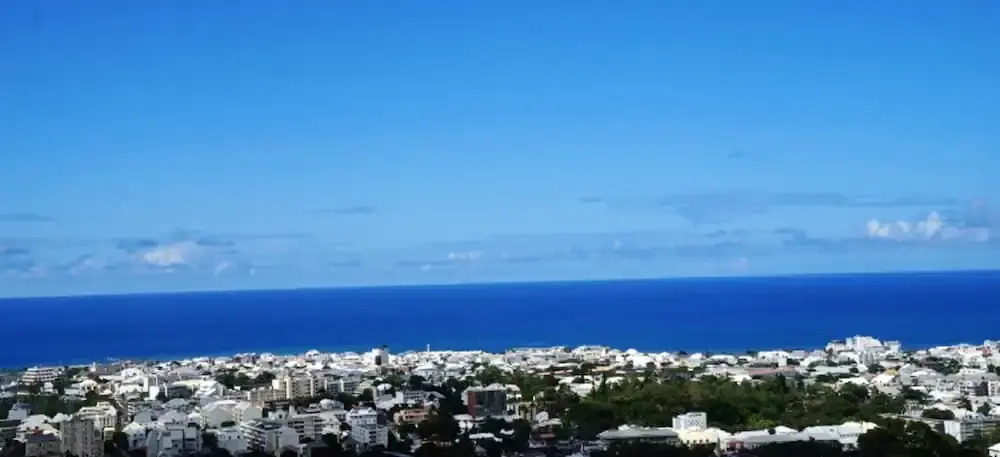 Apartment With one Bedroom in Saint-denis, With Wonderful sea View, Furnished Balcony and Wifi