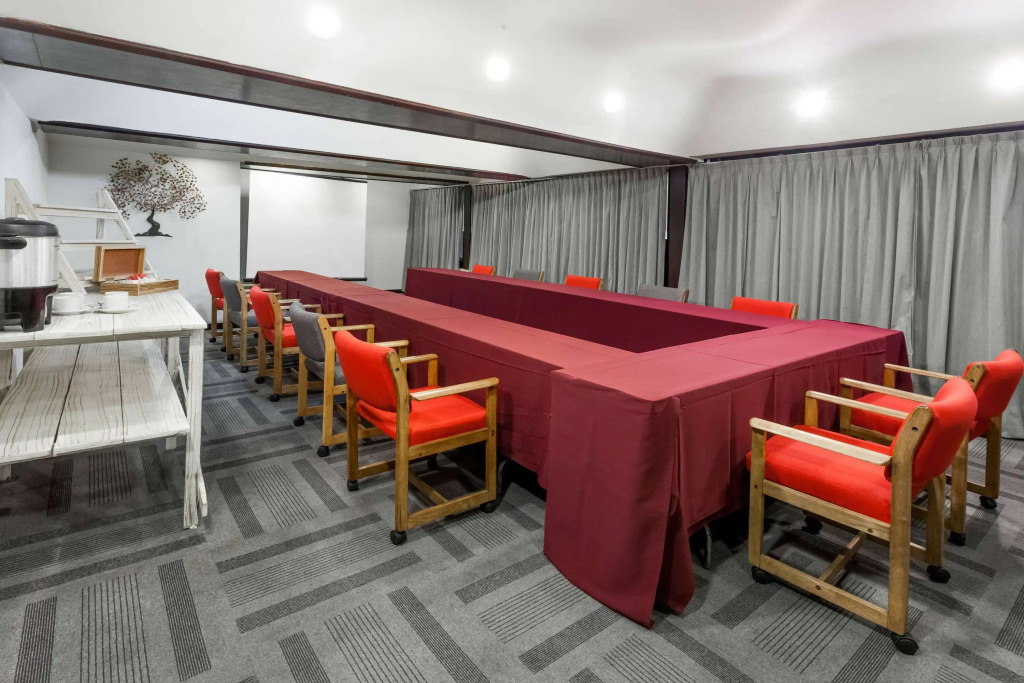 Ramada Plaza by Wyndham Leon