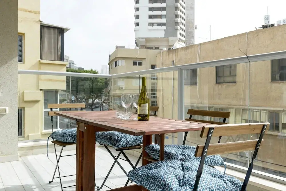 3 BDR Balcony W Parking by Banana Beach