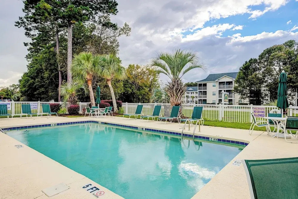 2 BR Condo w/ Shared Pool, Near Outlet Mall