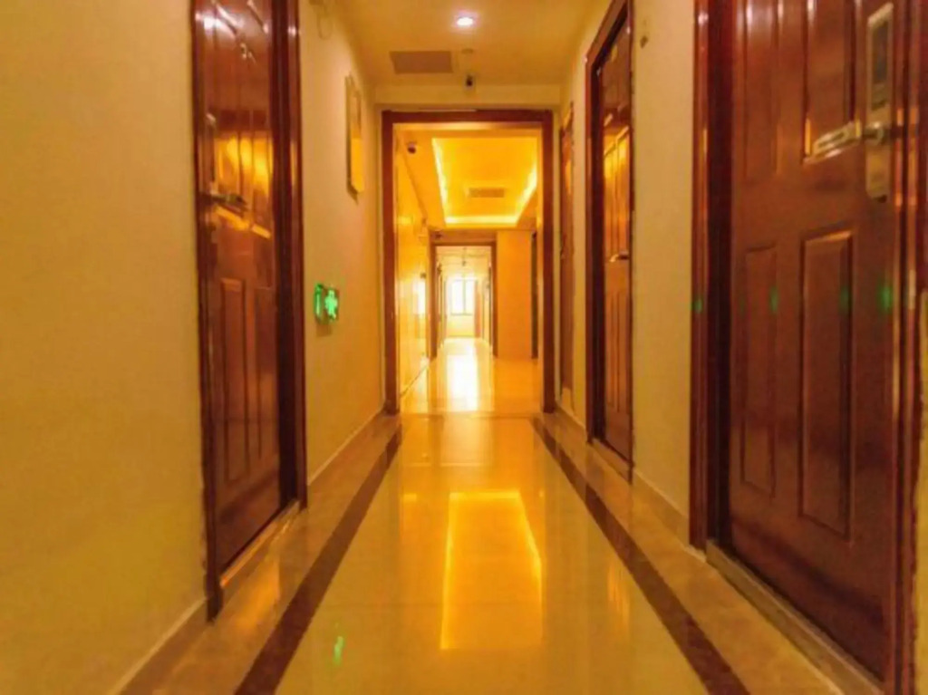 Cixi GreenTree Apartment Hotel